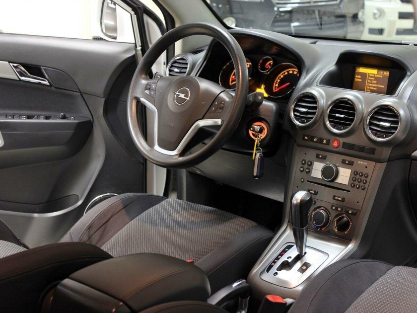 Opel Antara 2012 салон
