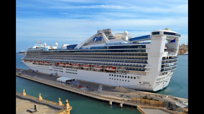 Корабль круизный лайнер принцесса