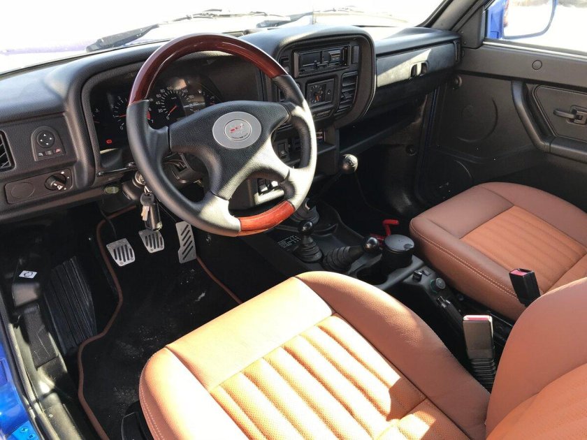 Lada 4x4 Bronto салон