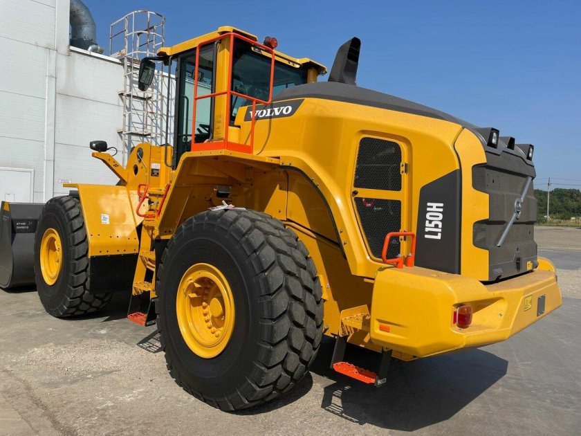 Фронтальный погрузчик Вольво 150