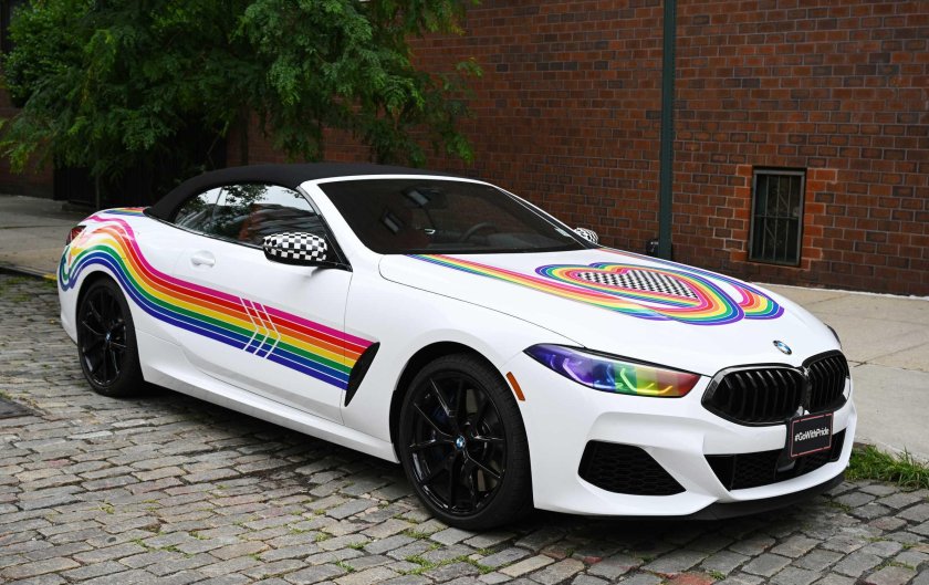 Радужный БМВ