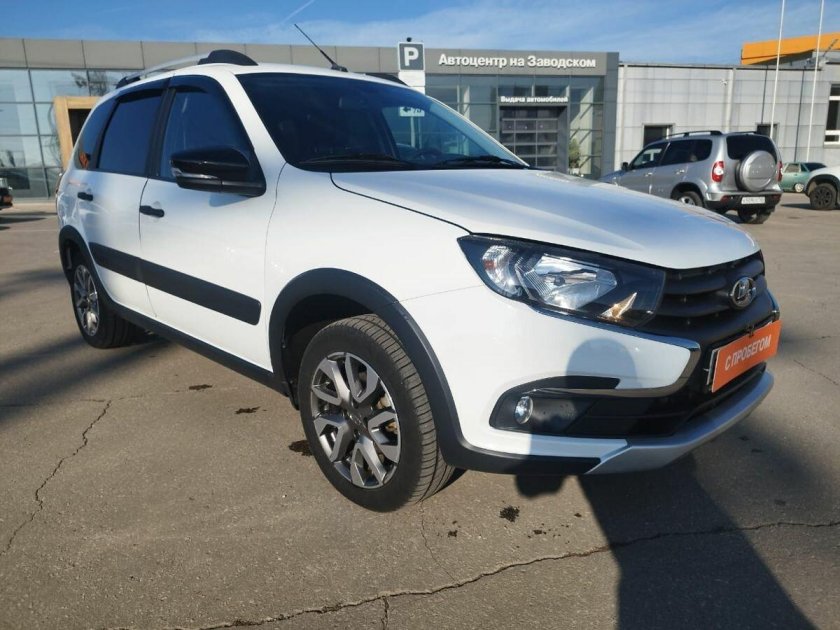 Лада Гранта кросс белая