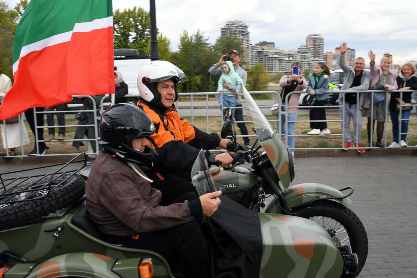 Минниханов на мотоцикле