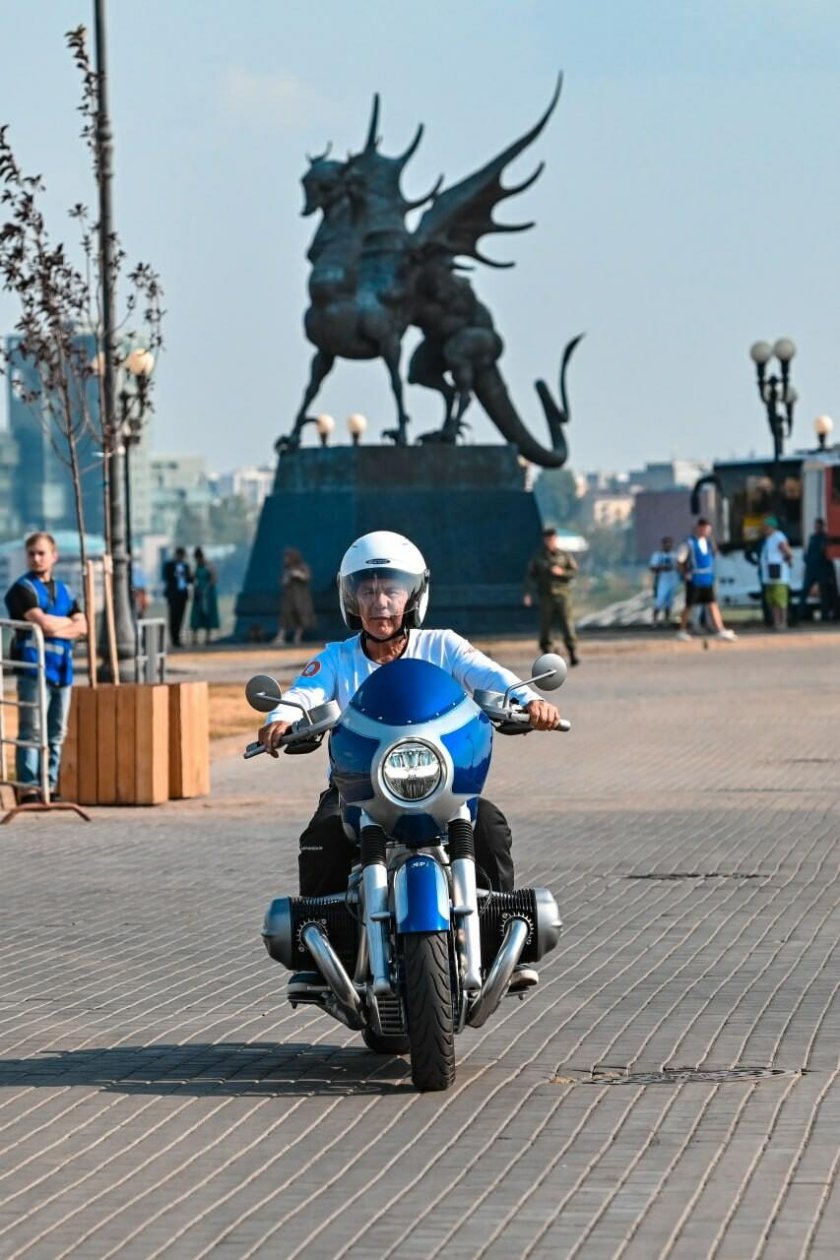 Мотофестиваль два Кремля