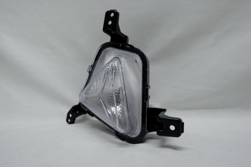 8320209051 Фара противотуманная правая