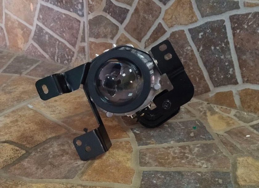 Линзы на Киа Рио 4