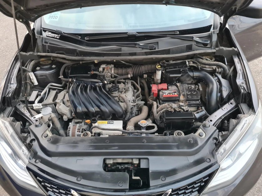 Подкапотное пространство Nissan Tiida