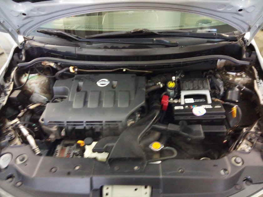 Ниссан Тиида под капотом