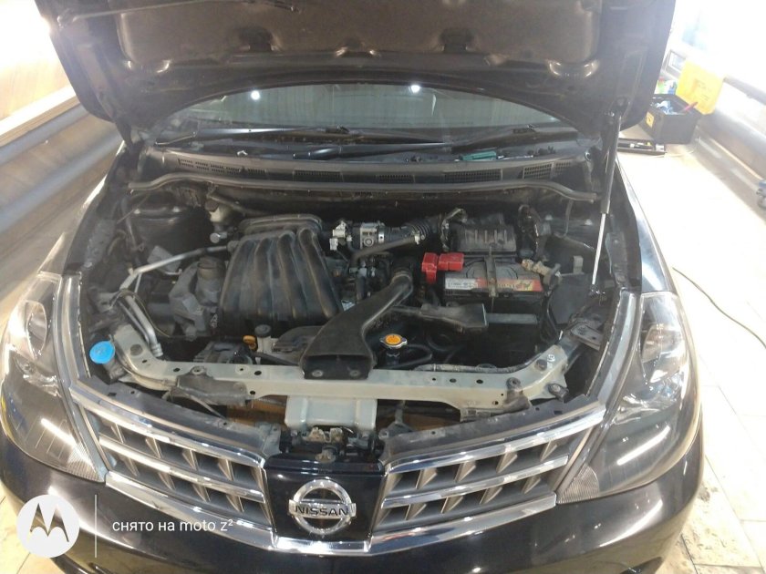 Nissan Tiida 2011 под капотом