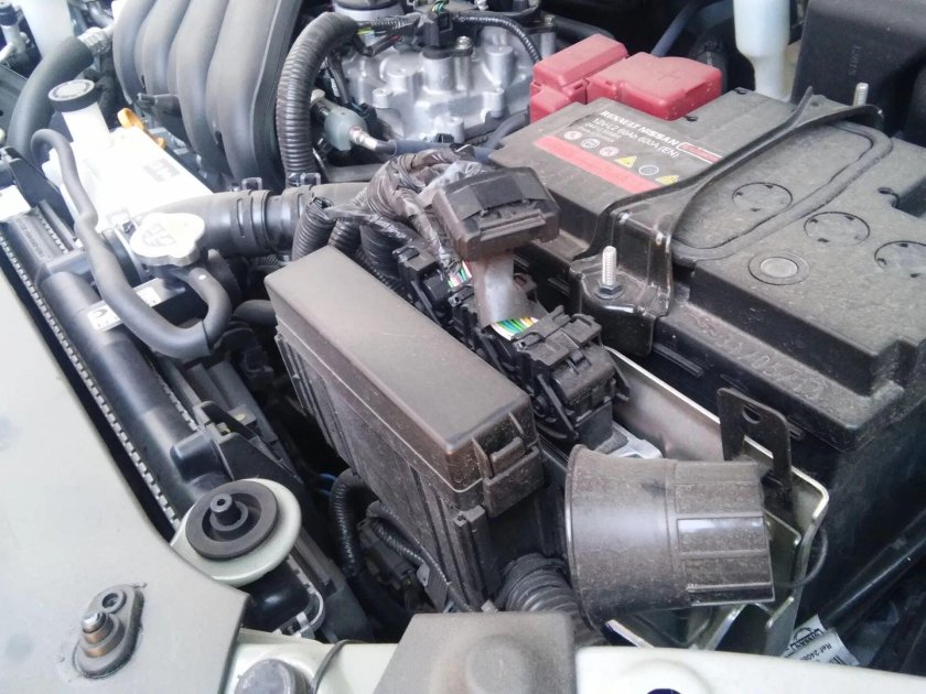 Tiida под капотом