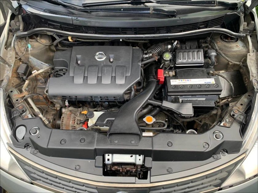 Nissan Leaf подкапотное пространство