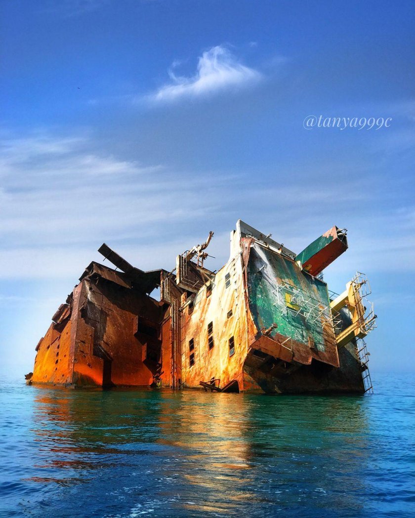 Затонувший сухогруз Тарханкут