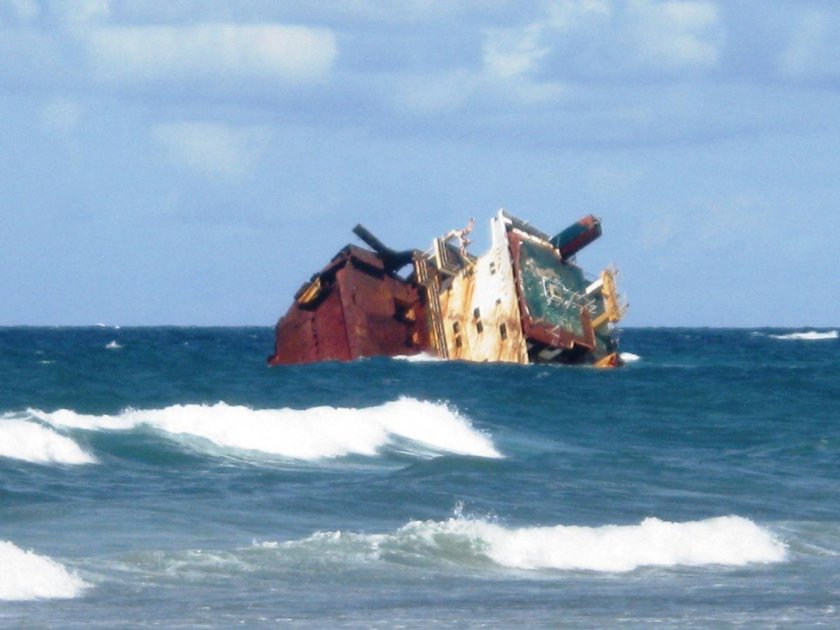 Затонувший корабль в Крыму Тарханкут