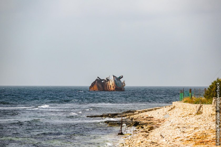 Мыс Тарханкут Крым затонувший корабль