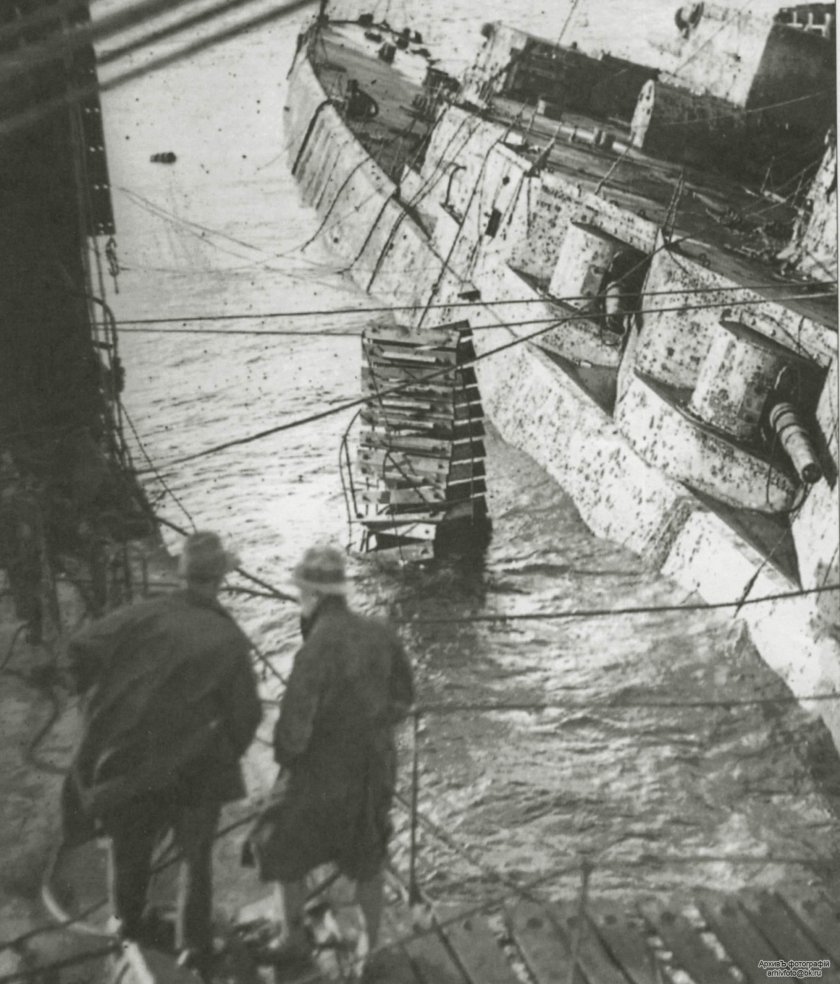 Линейный крейсер Лютцов на дне