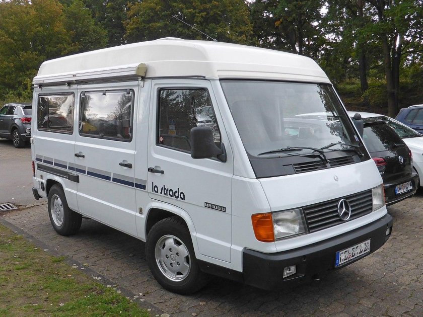 Мерседес МВ 100