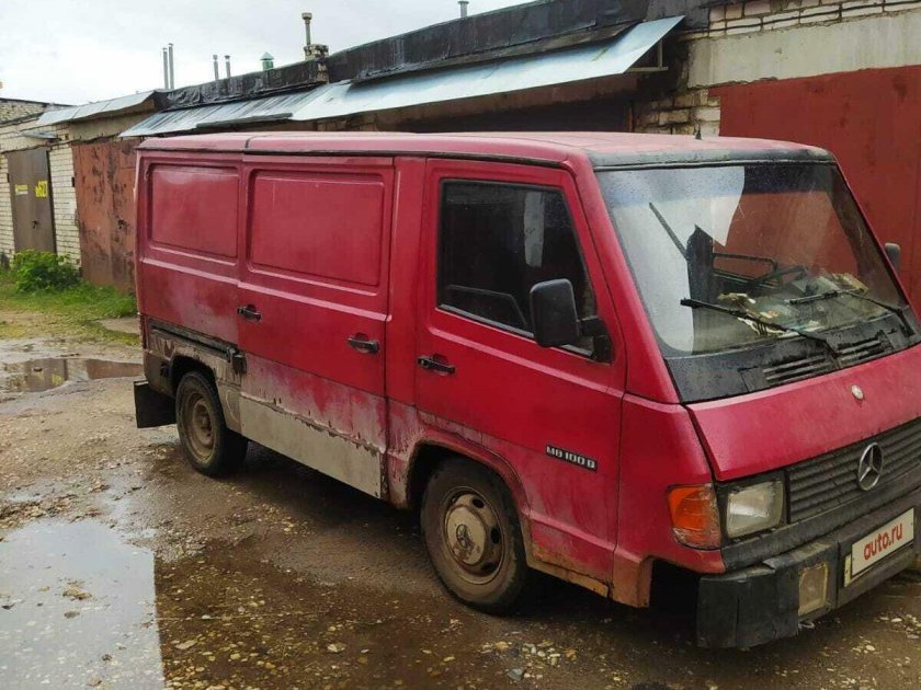 Мерседес Бенц 100