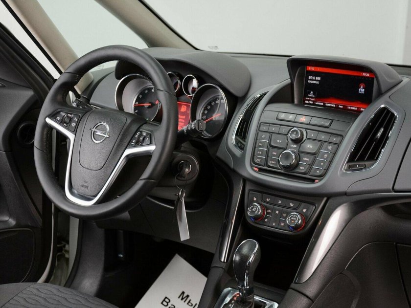 Opel Zafira 2015