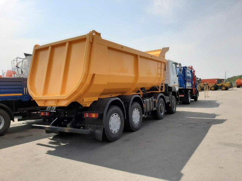 МАЗ-6516 самосвал 8x4