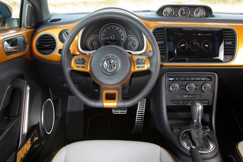 Фольксваген Битл 2014 салон