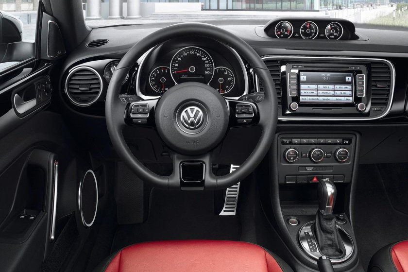 Volkswagen Beetle 2018 салон