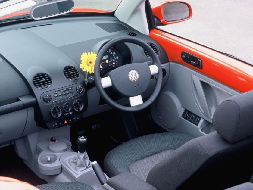 Volkswagen Beetle 2003 салон