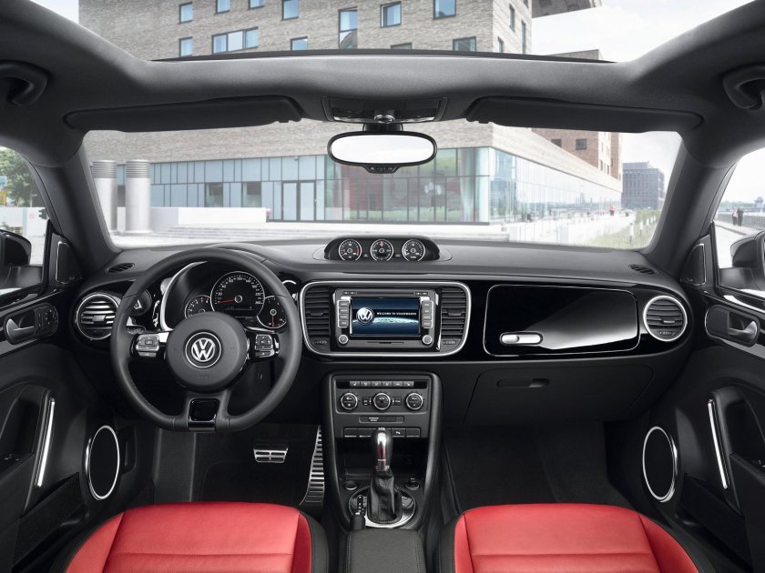 Volkswagen Beetle 2015 салон