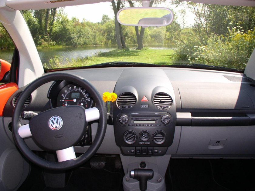 Volkswagen New Beetle 2004