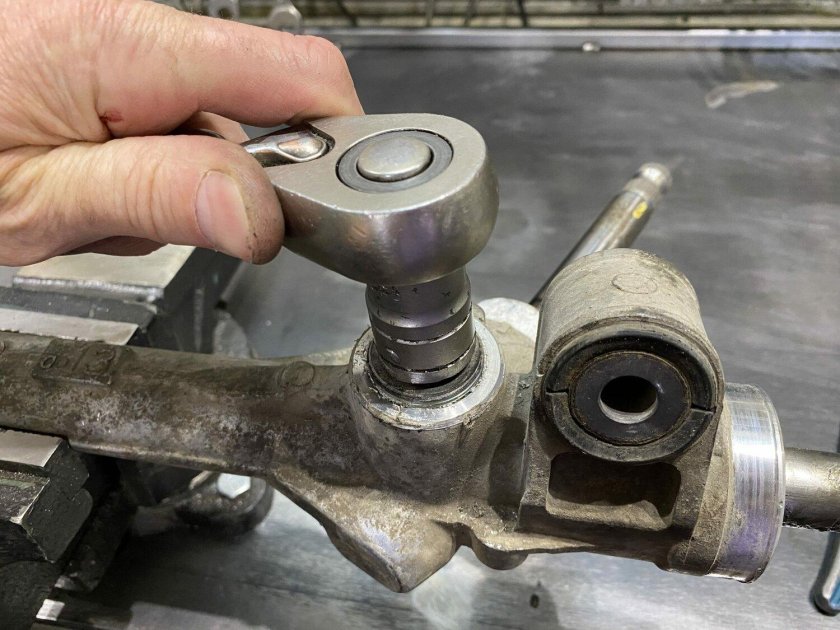 Ремонт рулевой рейки Ниссан Марч к 11