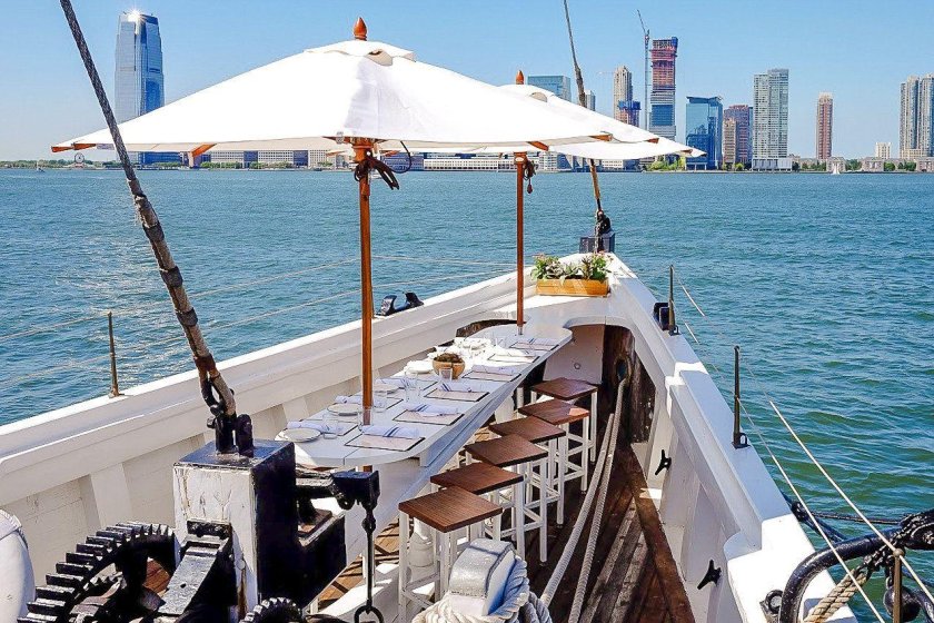 Бар на яхте