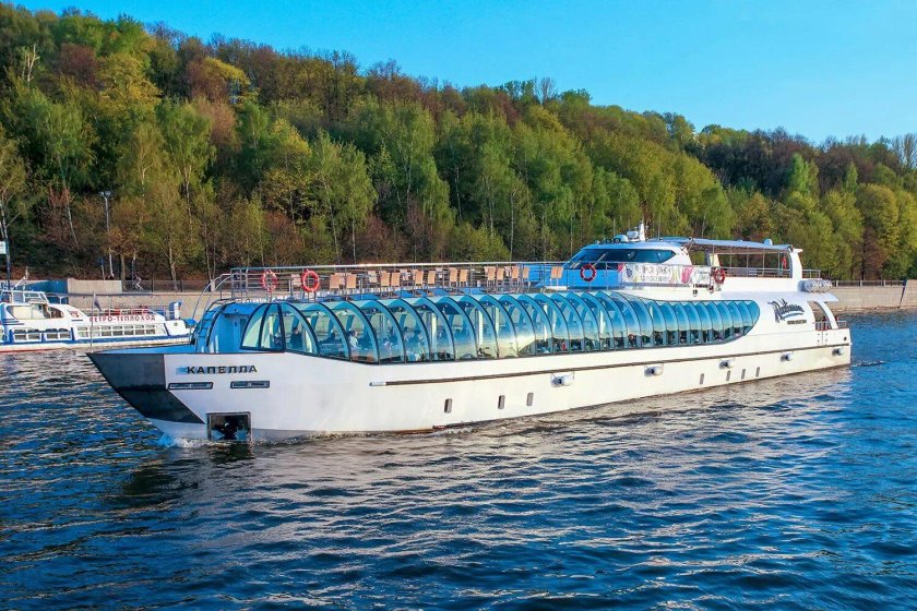 Корабль Рэдиссон Москва