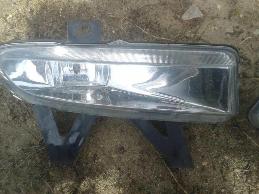 Противотуманная фара Пежо 406