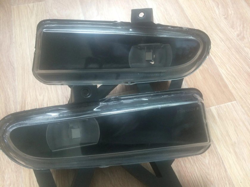 Туманки Пежо 406 2001 год