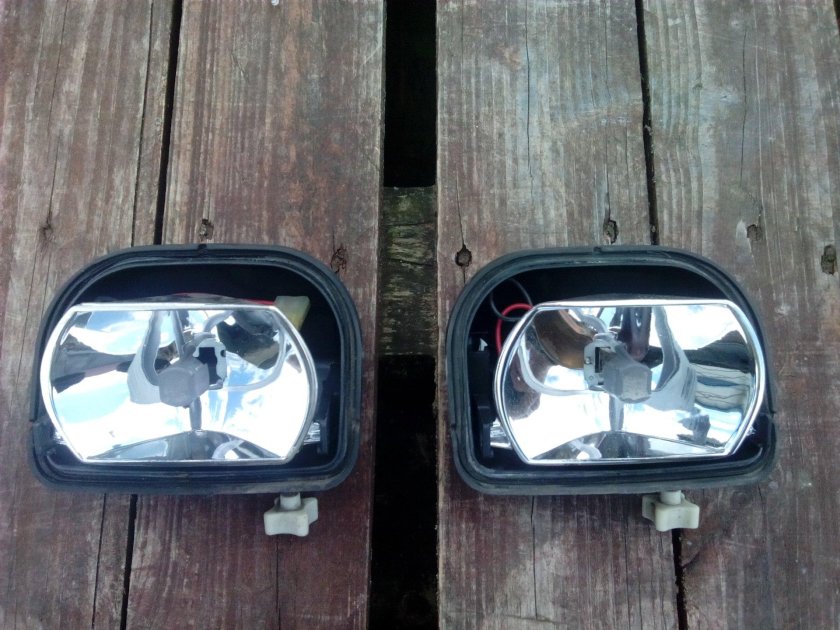 Отражатель ПТФ Пежо 406