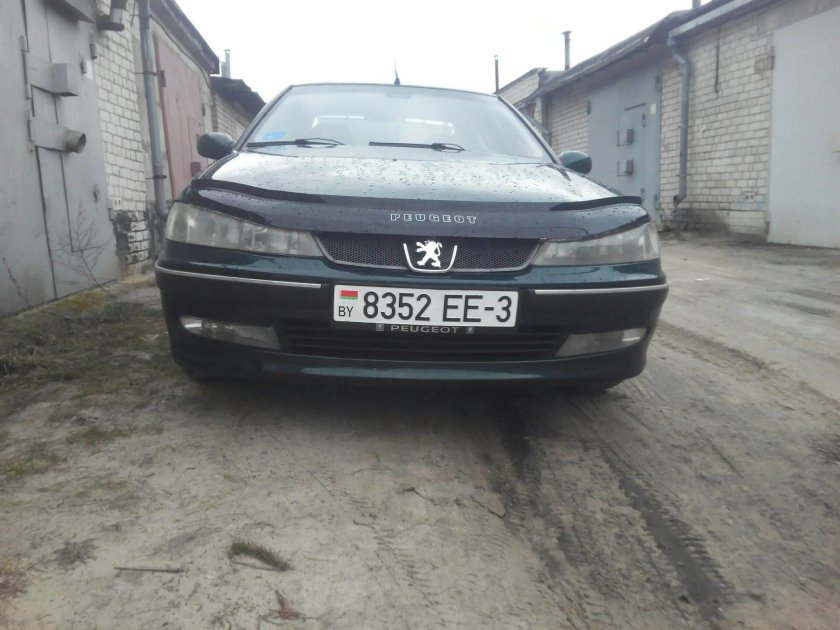 Туманки Пежо 406 2001 год