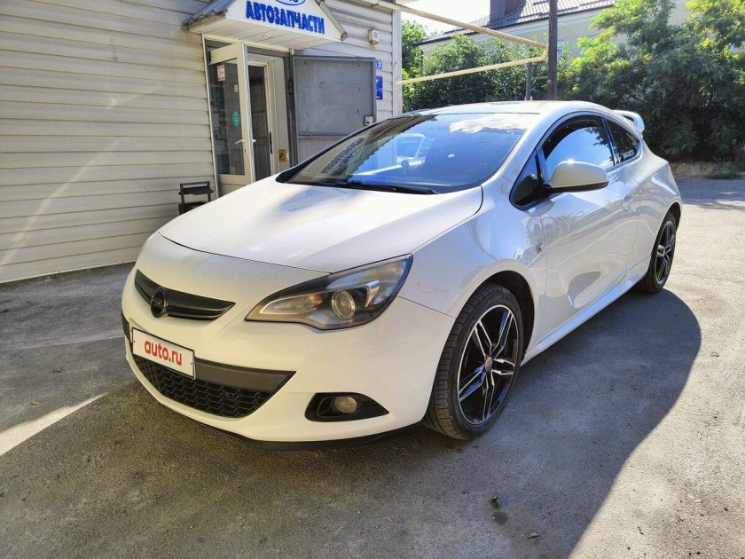 Opel Astra GTC 2.0