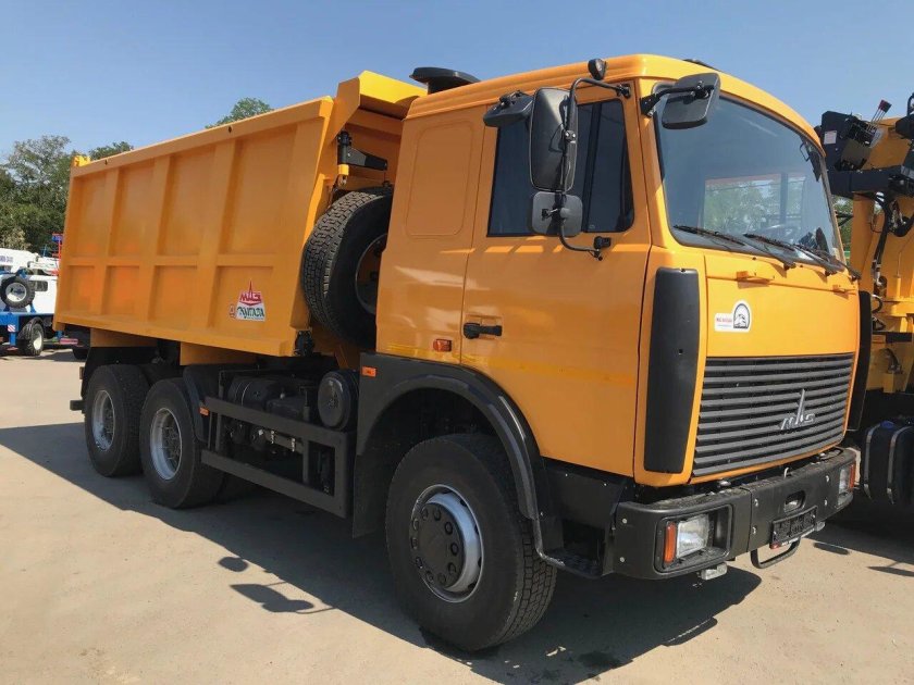 МАЗ самосвал 20 тонн 5516