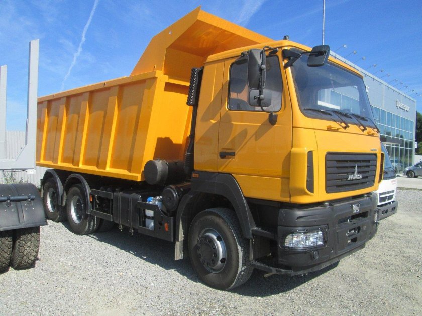 МАЗ самосвал 20