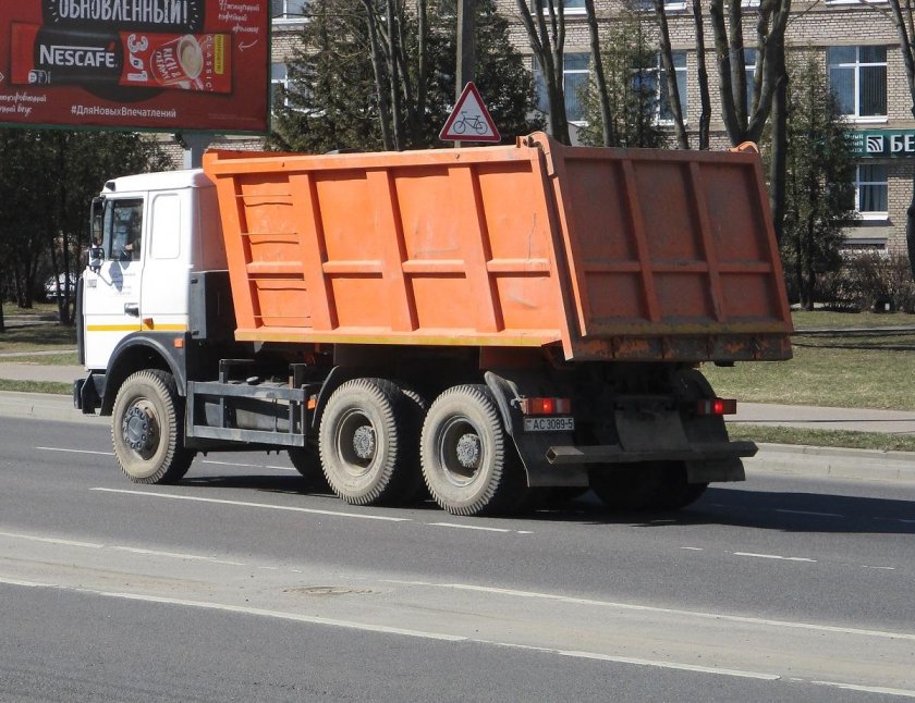 МАЗ-5516 самосвал