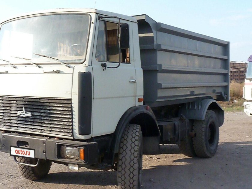 Грузовик МАЗ 5551