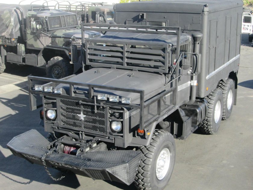 M 813 Cargo Truck
