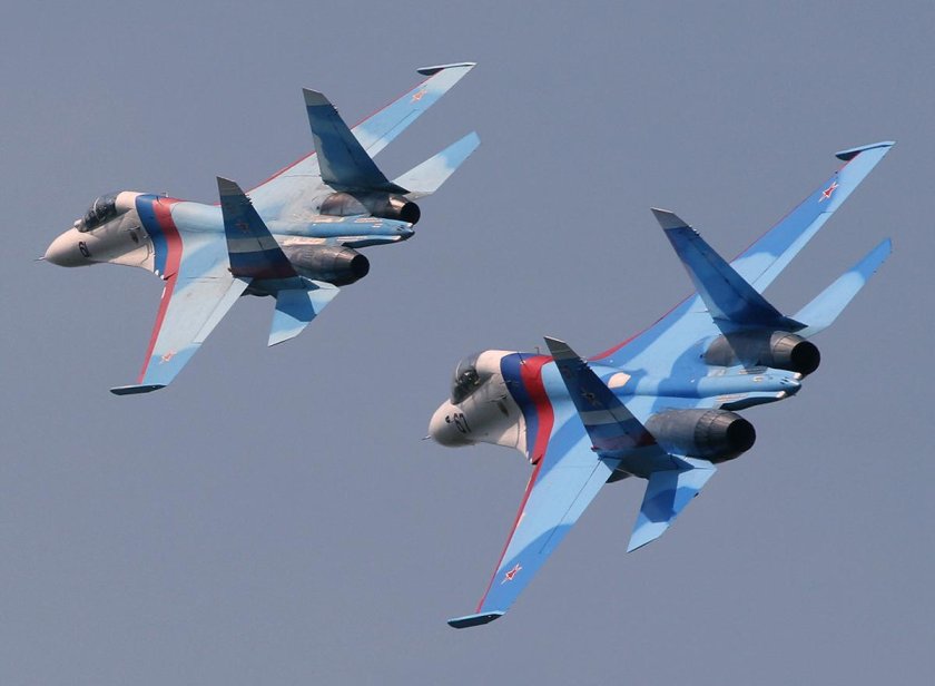 Истребители и штурмовики отличия