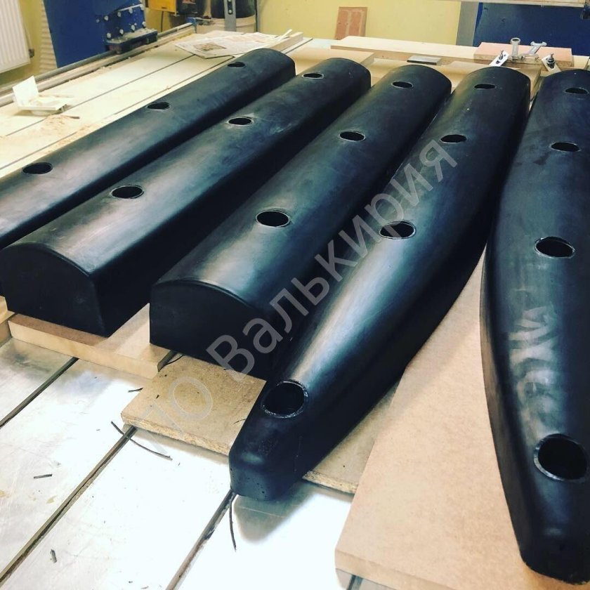 Резиновый отбойник, привальный брус