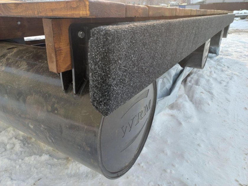 Привальный брус для причала