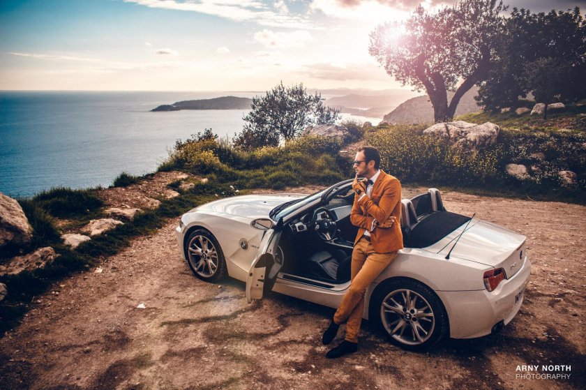 Мужчина в машине