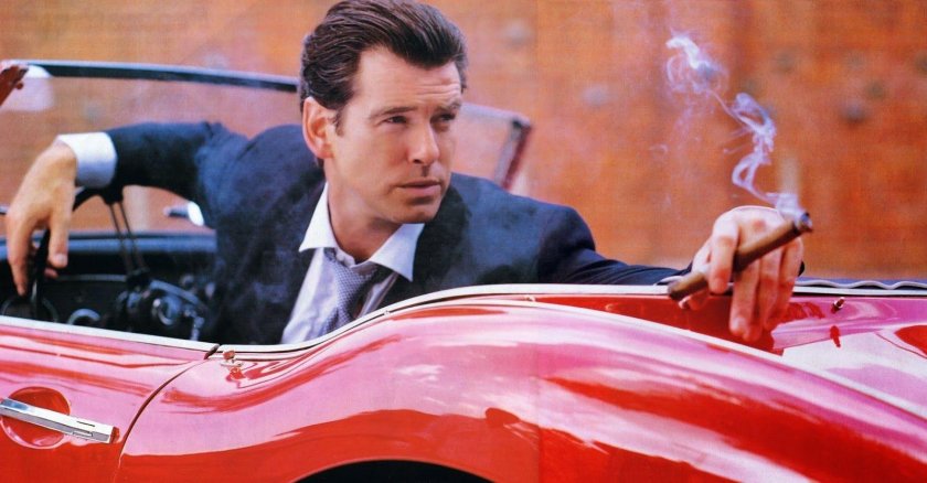 Пирс Броснан с сигарой