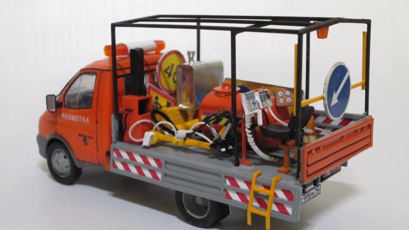 Шмель 11 а разметочная машина