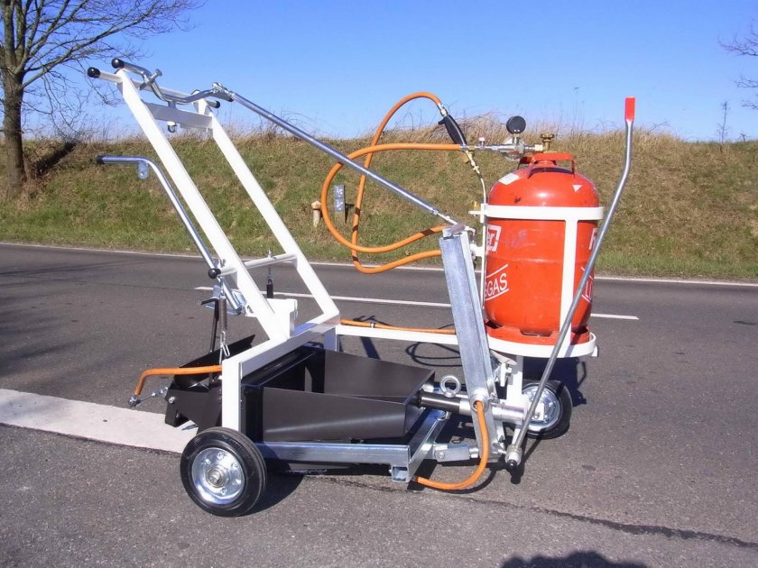 Машина дорожная разметочная «контур 30»