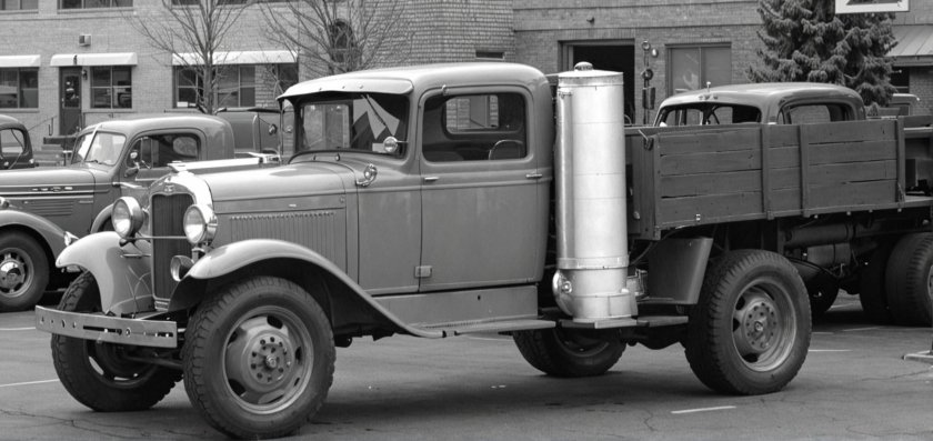 Газогенераторный грузовик ГАЗ-42