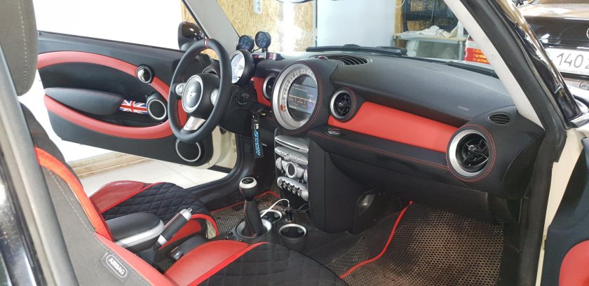 Салон мини Купер r56